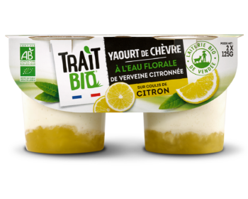 Yaourt de chèvre à l'eau floral de verveine citronnée sur coulis de citron