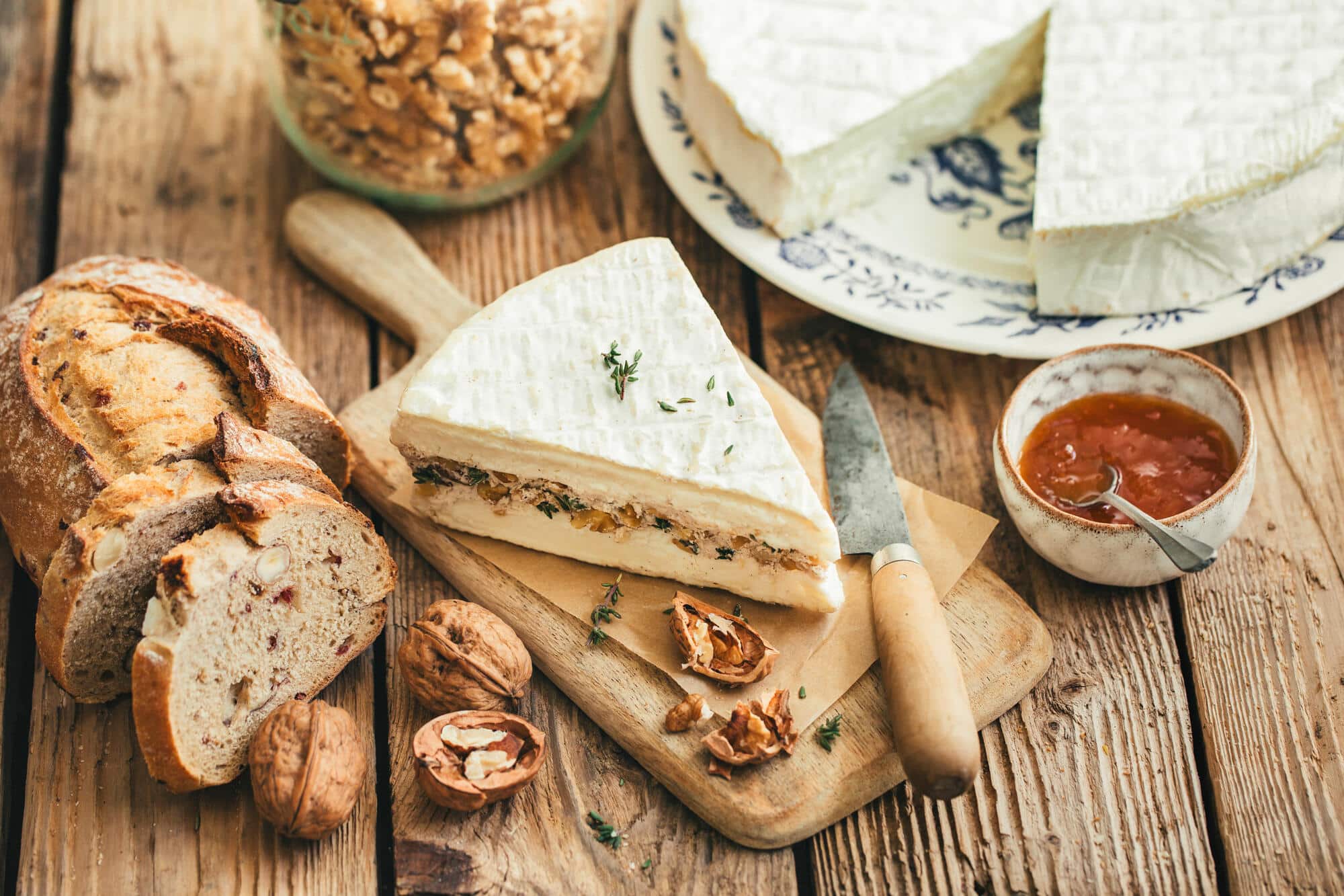 roue de chèvre farcie aux noix