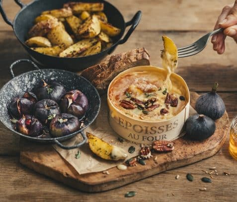 Époisses au four, figues rôties et potatoes maison