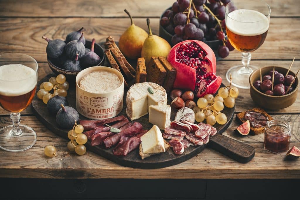 Planche apéritive hivernale à l’Ambré affiné à la bière