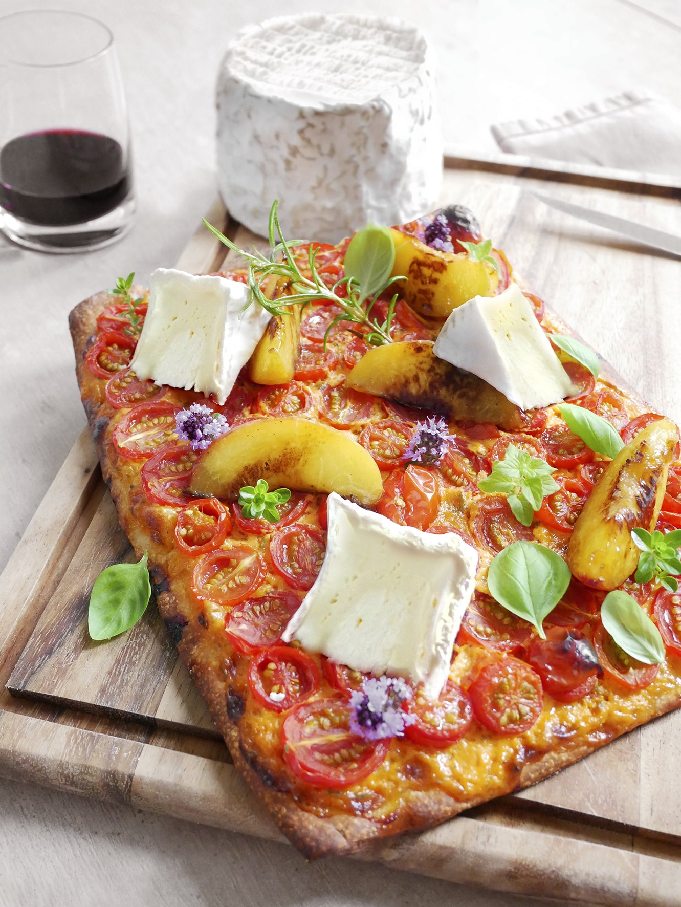 Kirschtomaten Tarte, karamelisierter Pﬁrsich und Chaource - La ...